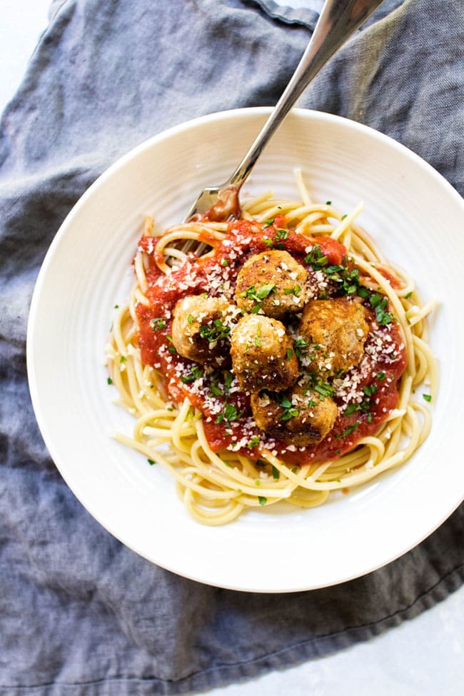 Easy turkey meatballs with pasta and tomato sauce