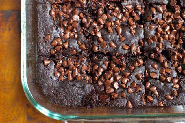 Flourless Brownies topped with chocolate chips