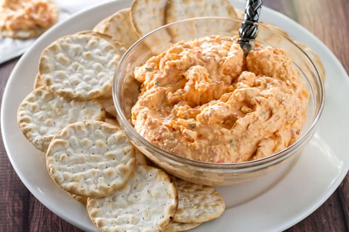 photo of a bowl of dip with crackers