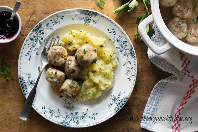 24 Meatball Recipes: Swedish Meatballs