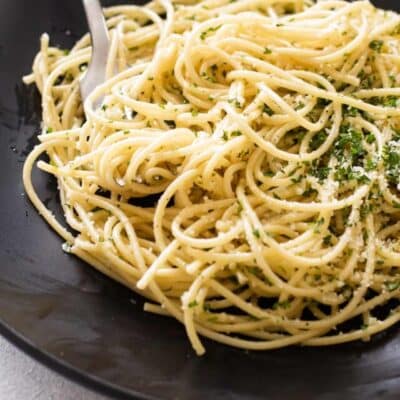 Pasta with Olive Oil and Garlic (15 Minute Recipe!)
