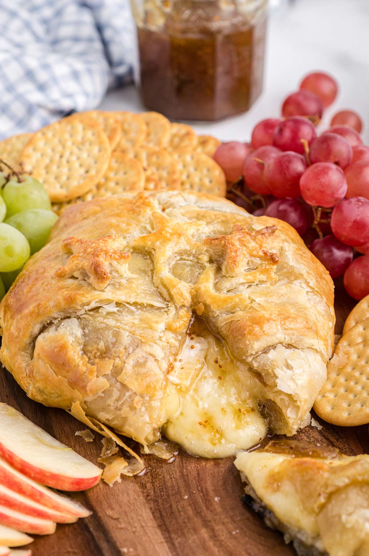 Baked Brie in Puff Pastry