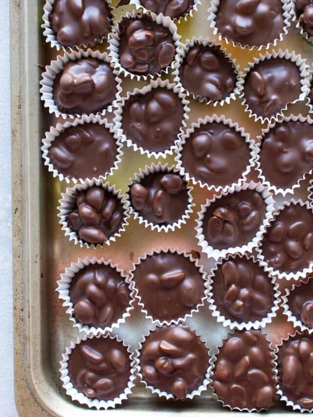 4 Ingredient Chocolate Peanut Clusters