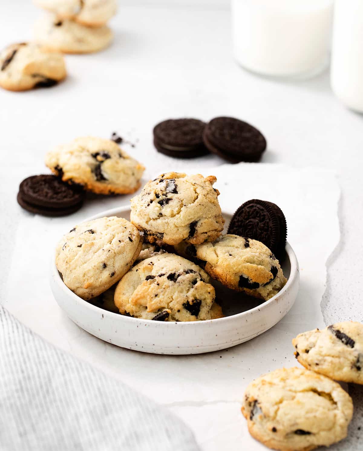 cookies and cream cookies piled in a bowl.
