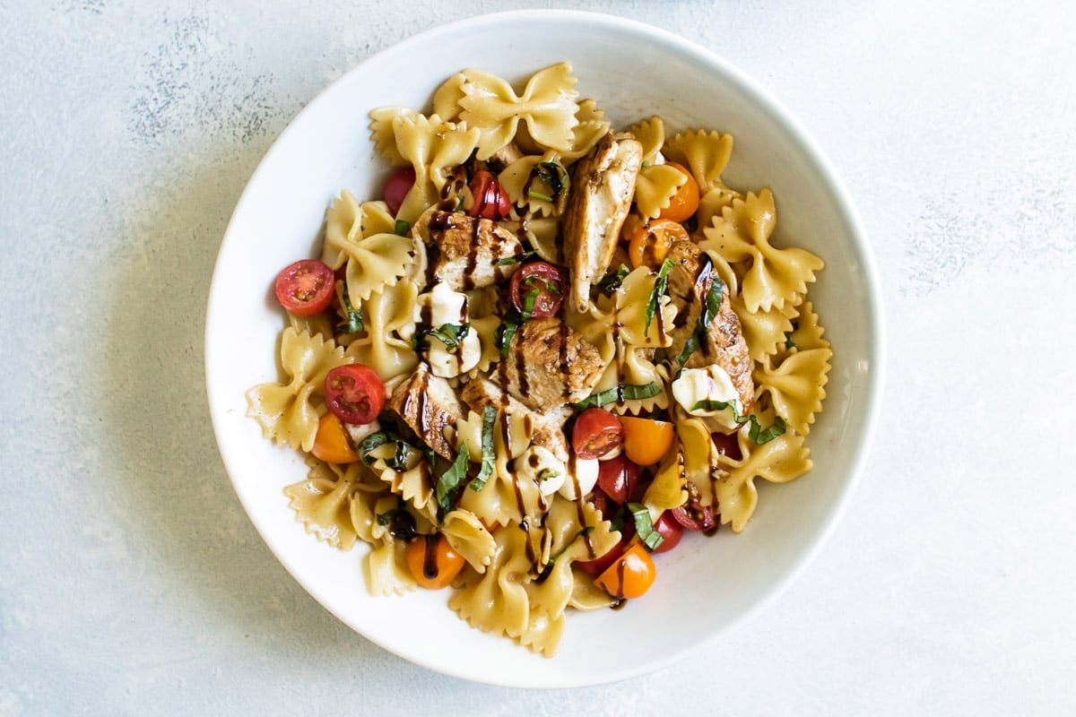 a bowl of balsamic chicken pasta.