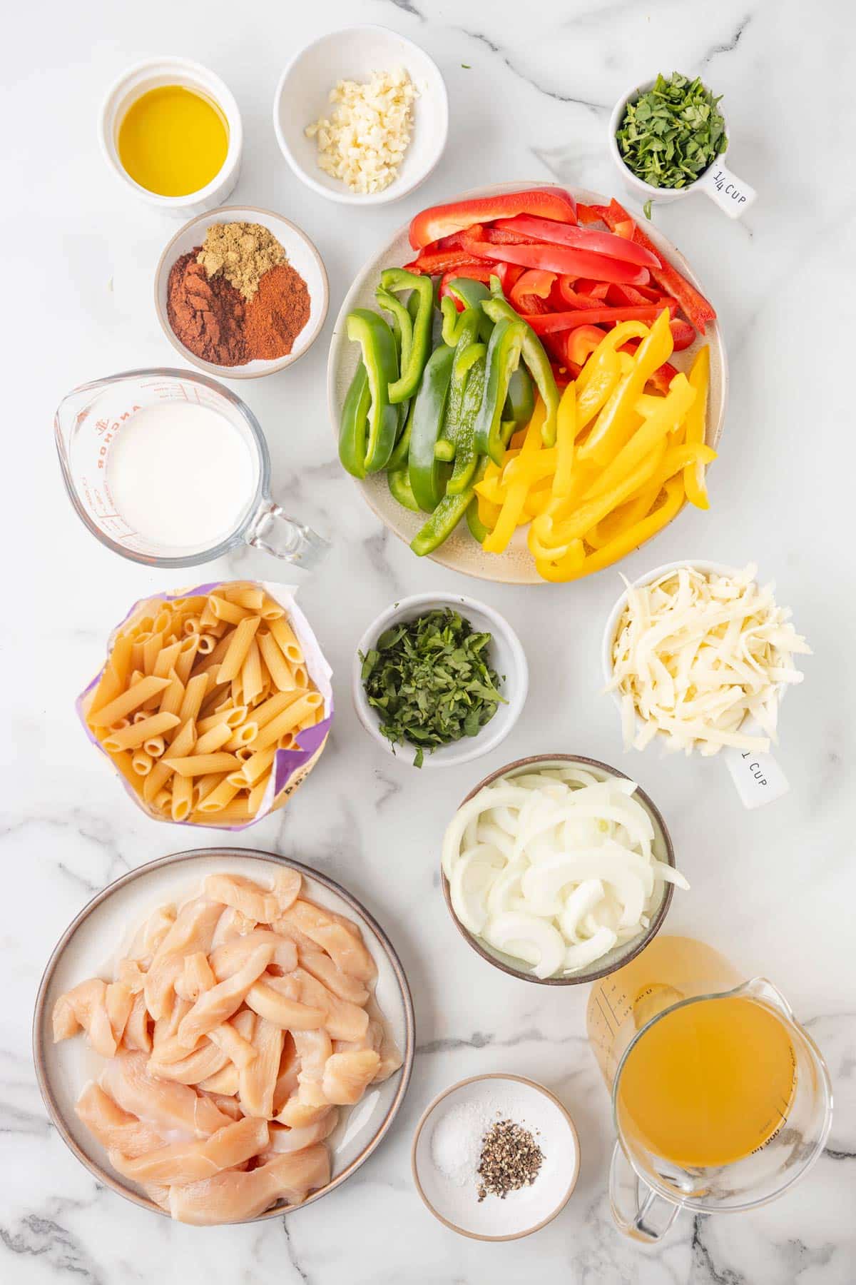 ingredients for chicken fajita pasta.